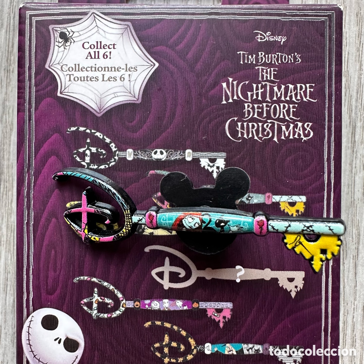 Pins de colecci&oacute;n: Pin llave misterioso coleccionable Pesadilla antes de Navidad, Disney Store. Sally.