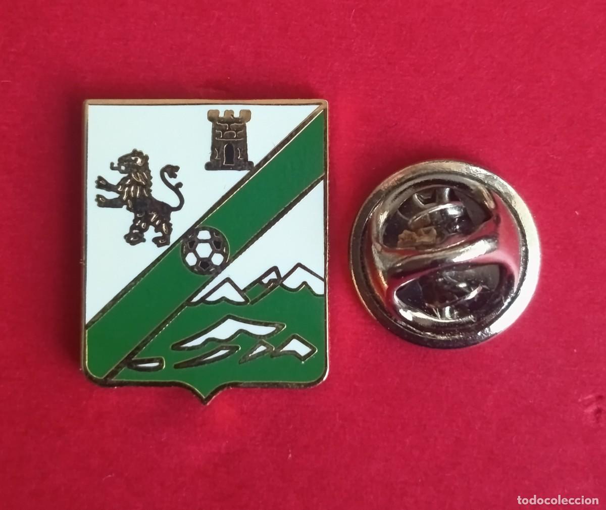 Collection pins: PIN FUTBOL - ESMALTE - CLUB ATLETICO LEONES DE CASTILLA - GUADARRAMA - MADRID - 130848