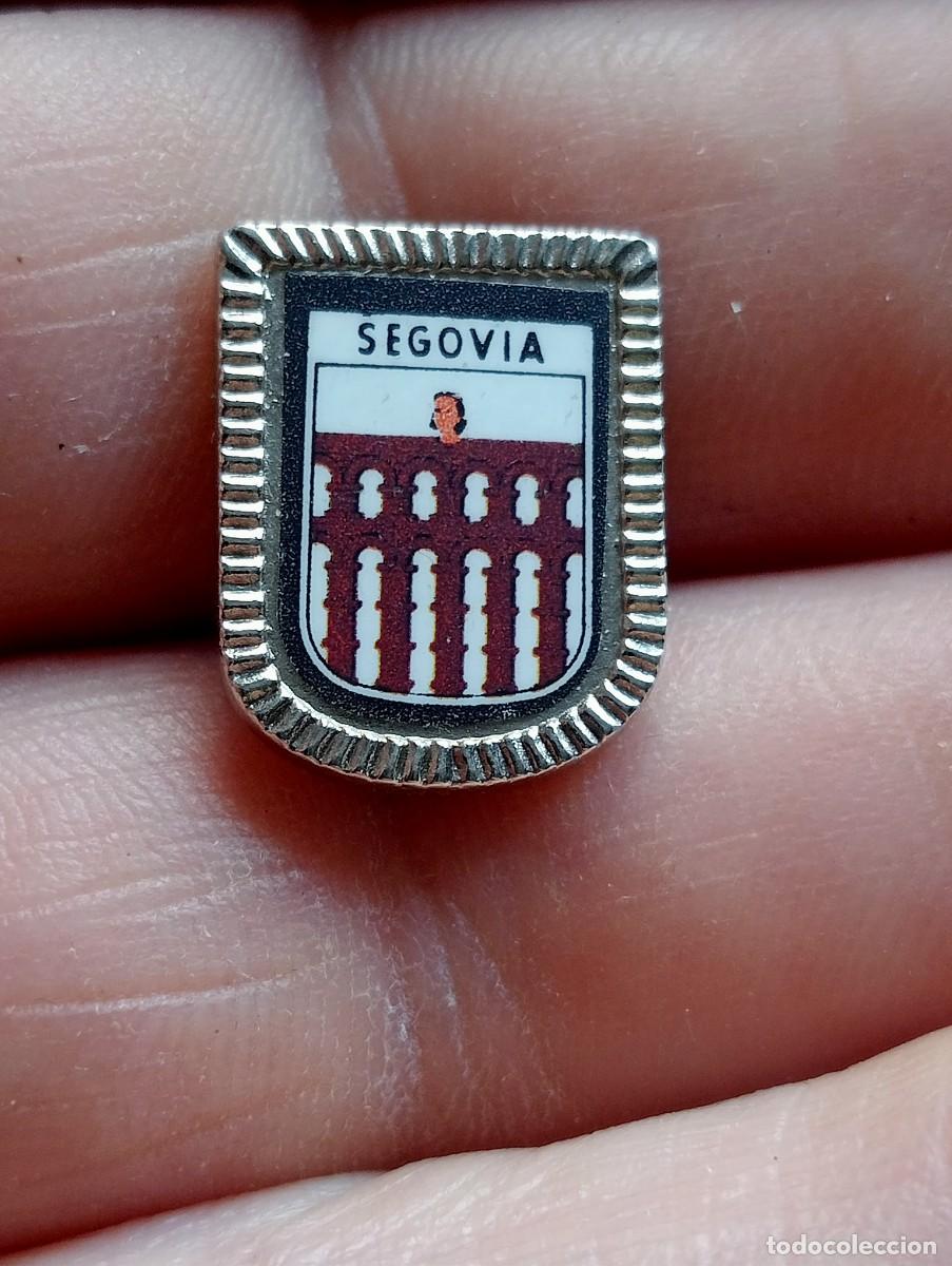Pins de colecci&oacute;n: INSIGNIA ESCUDO HER&Aacute;LDICO SEGOVIA PINS ALFILER