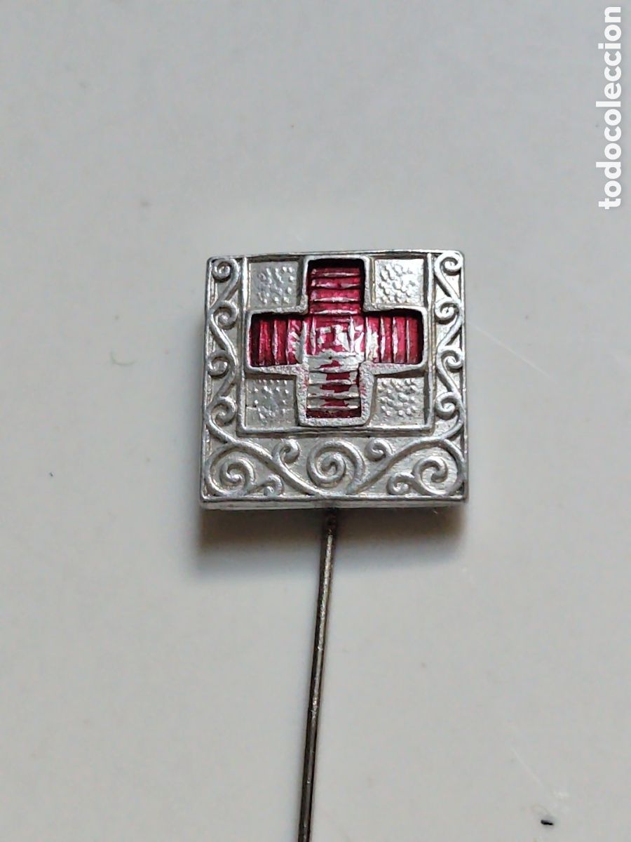 Pins de colecci&oacute;n: ALFILER ANTIGUO DE LA CRUZ ROJA. REALIZADO POR I. EGA&Ntilde;A. MOTRICO. CUADRADO. PLATEADO