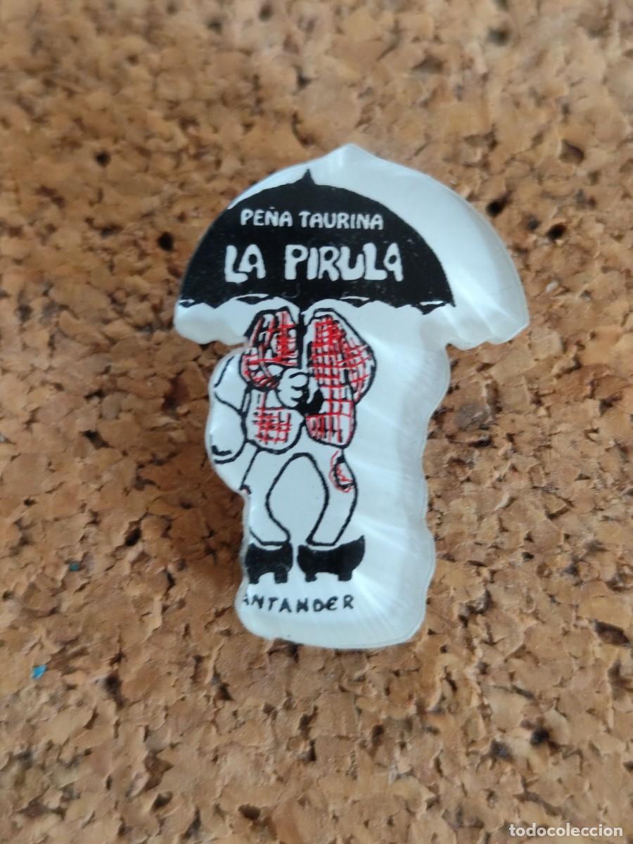Pins de colecci&oacute;n: 2 Pin Pe&ntilde;a Taurina La Pirula Santander