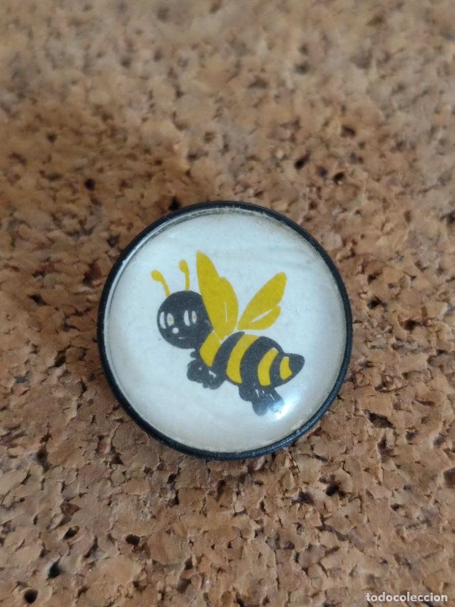 Pins de colecci&oacute;n: 2 Pin pl&aacute;stico Abeja .