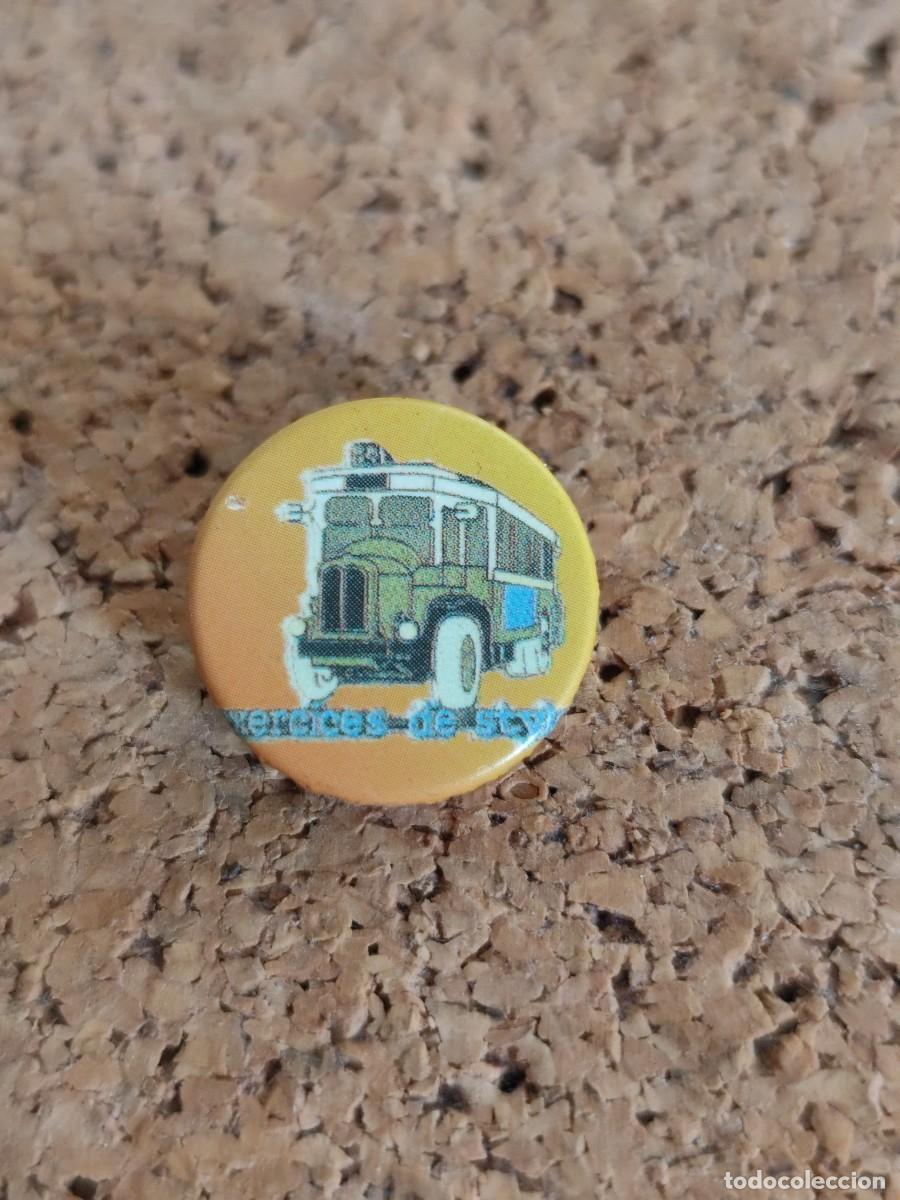 Pins de colecci&oacute;n: 2 Pin met&aacute;lico Exercices de style