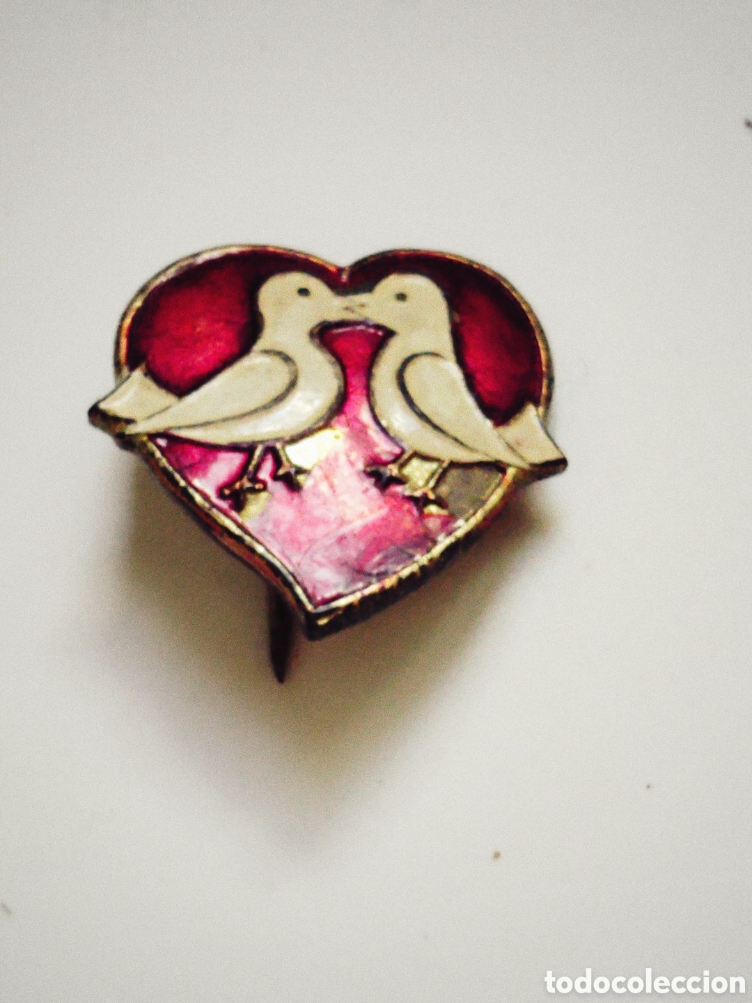 Pins de colecci&oacute;n: PIN BROCHE A&Ntilde;OS 50. CORAZON DOS PALOMAS. ESMALTADO. DE ALFILER