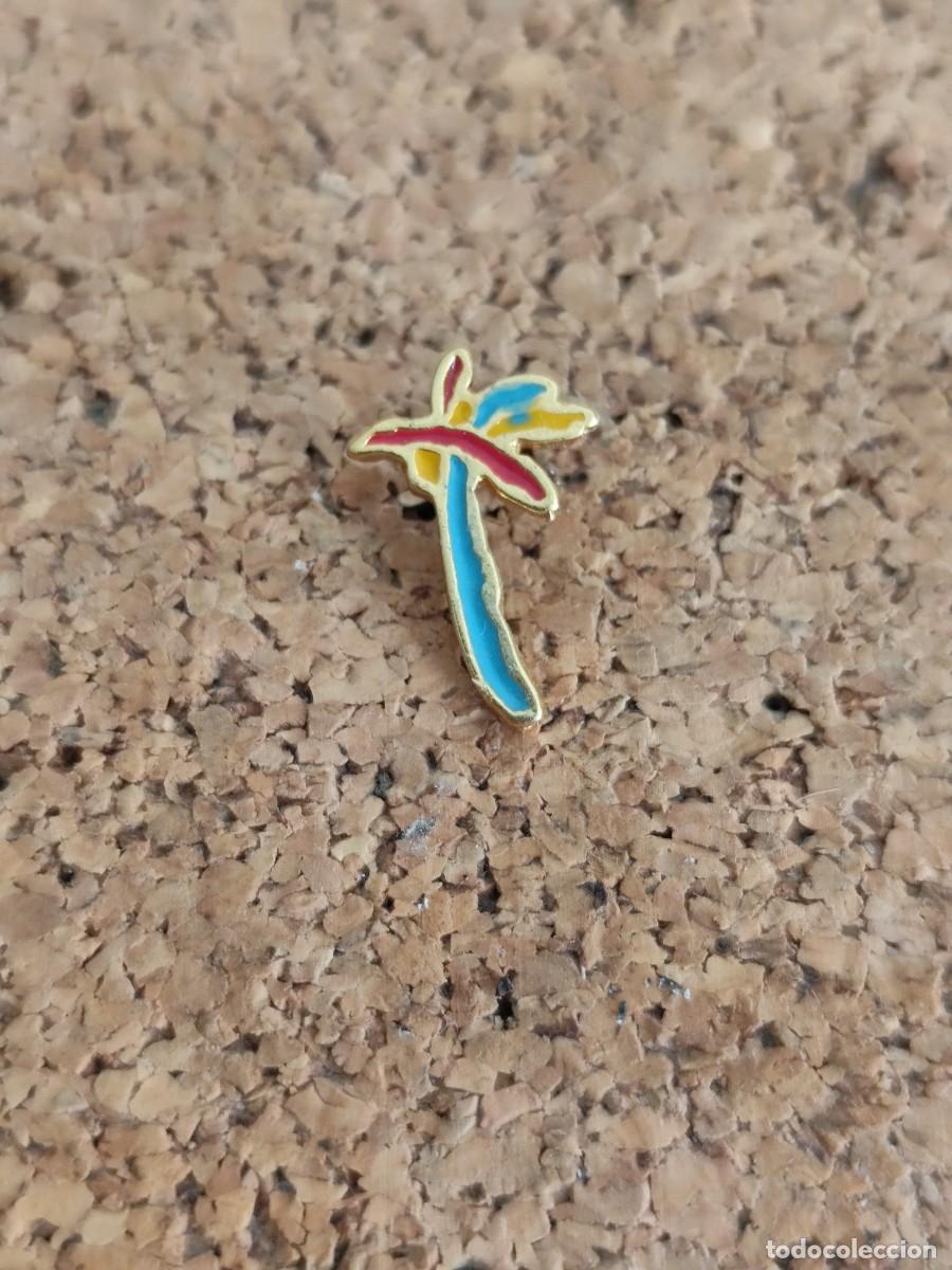 Pins de colecci&oacute;n: 2 Pin met&aacute;lico Comunidad Valenciana?