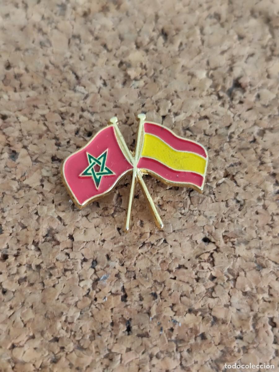 Pins de colecci&oacute;n: 2 Pin met&aacute;lico Banderas Marruecos y Espa&ntilde;a