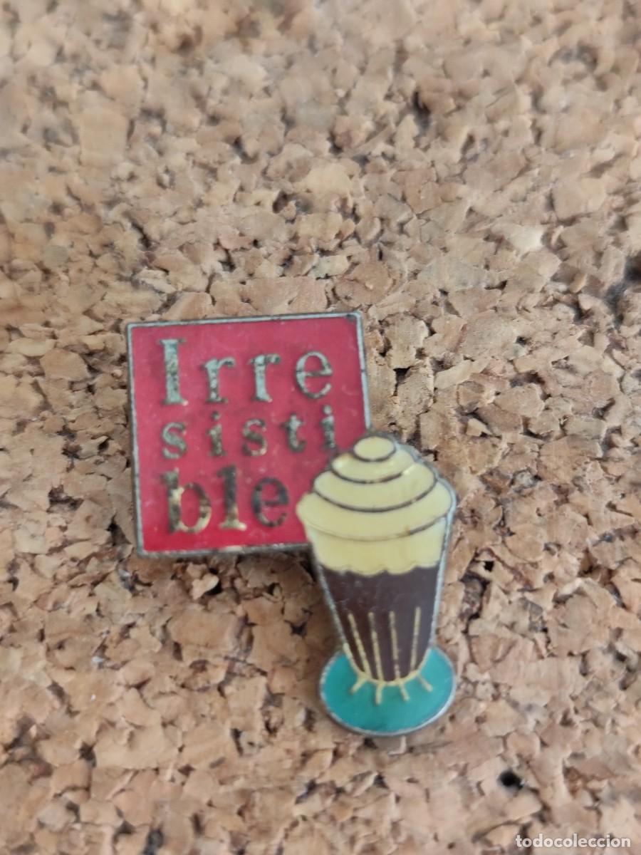 Pins de colecci&oacute;n: 2 Pin met&aacute;lico Danone Irresistible