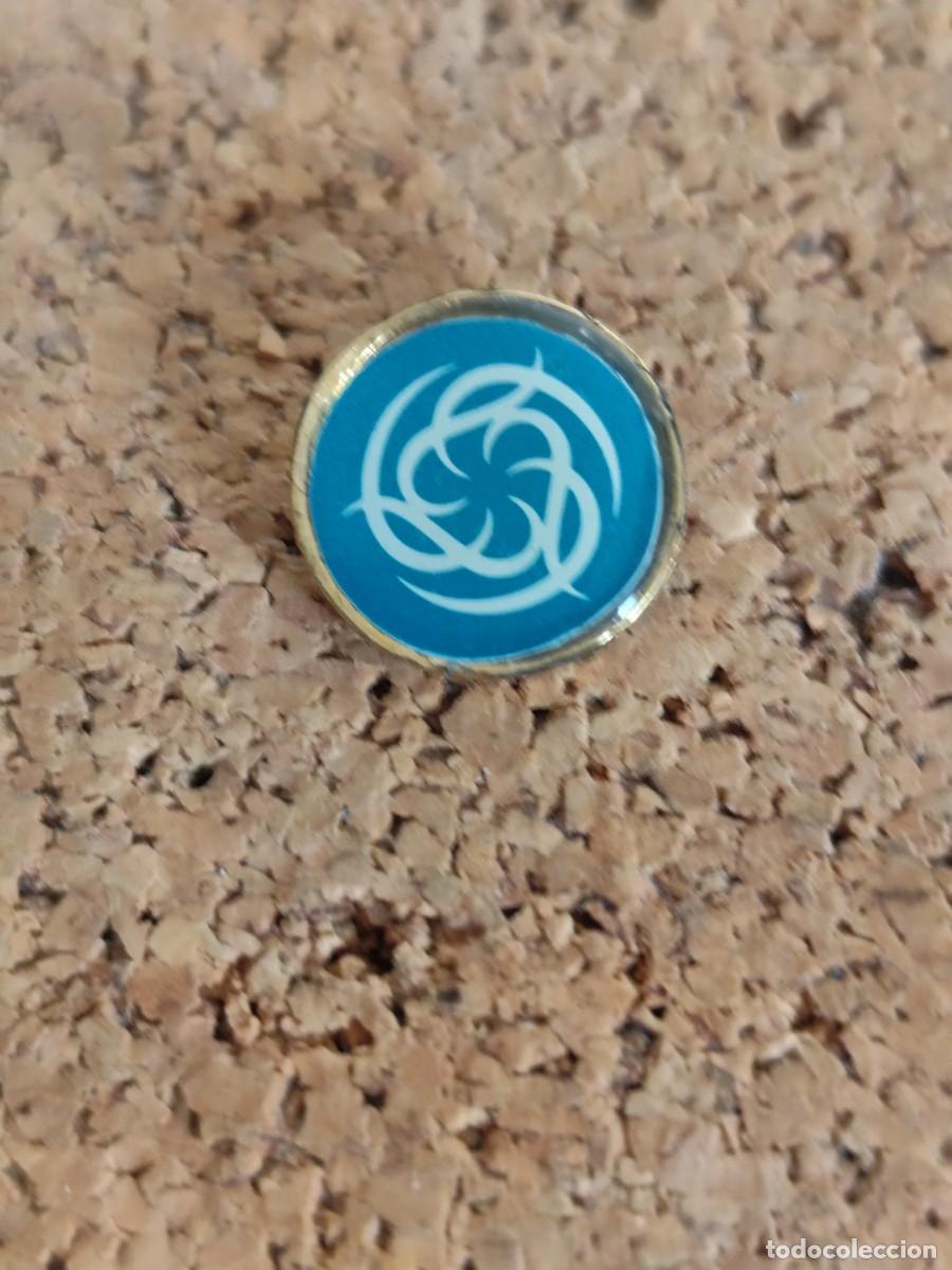 Pins de colecci&oacute;n: 2 Pin met&aacute;lico Gallego