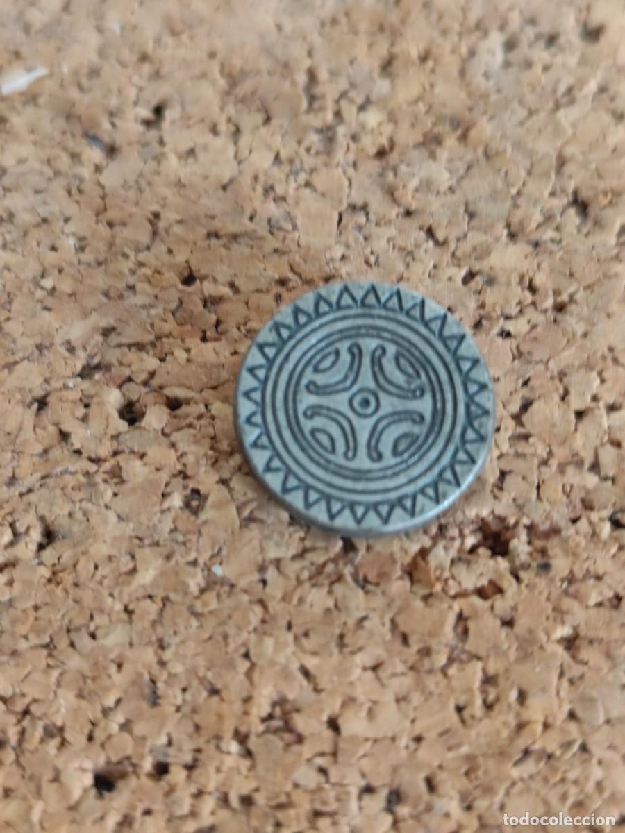 Pins de colecci&oacute;n: 2 Pin met&aacute;lico La Estela Cantabra