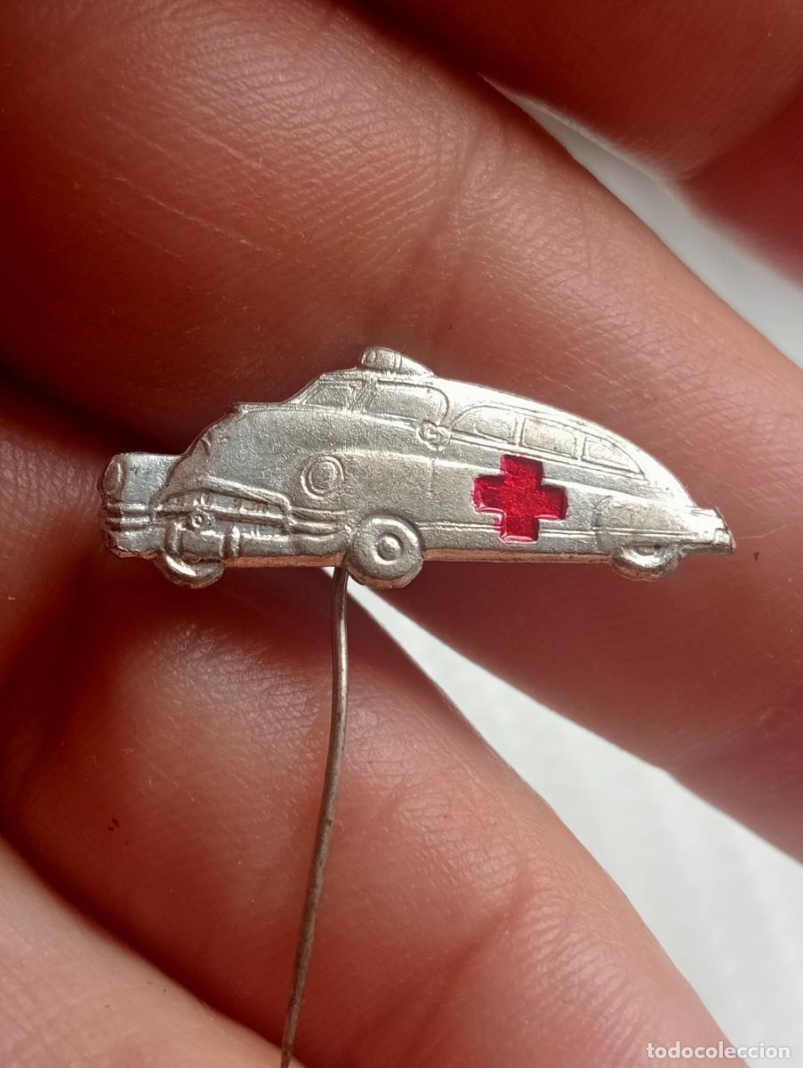 Pins de colecci&oacute;n: INSIGNIA CRUZ ROJA COCHE AUTOM&Oacute;VIL ALFILER PINS D&Iacute;A DE LA BANDERITA