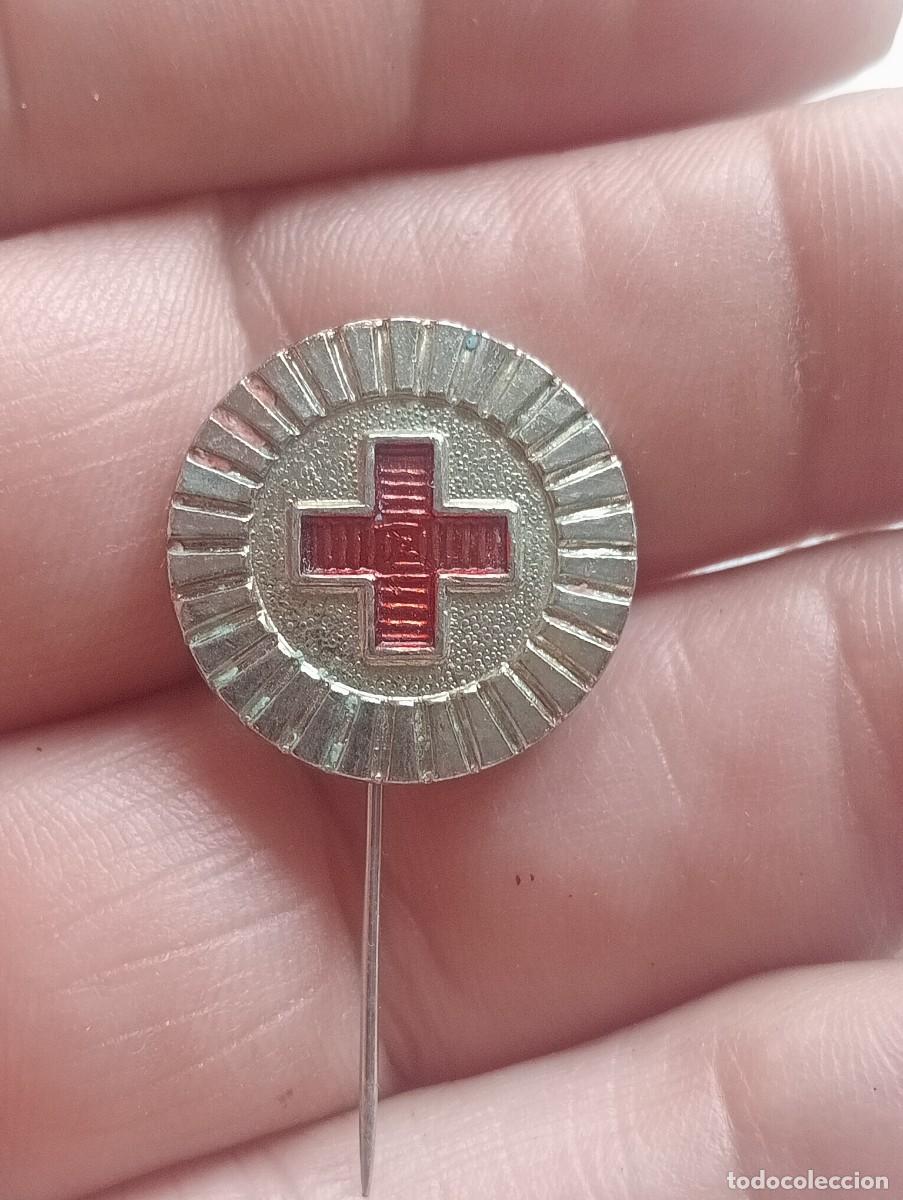 Collection pins: INSIGNIA CRUZ ROJA ALFILER PINS D&Iacute;A DE LA BANDERITA