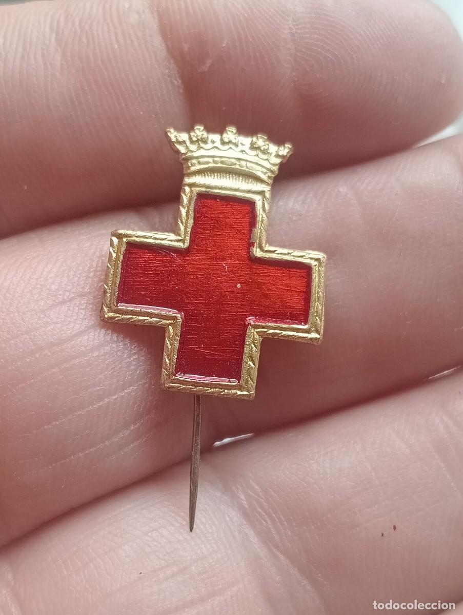 Pins de colecci&oacute;n: INSIGNIA CRUZ ROJA CON CORONA ALFILER PINS D&Iacute;A DE LA BANDERITA
