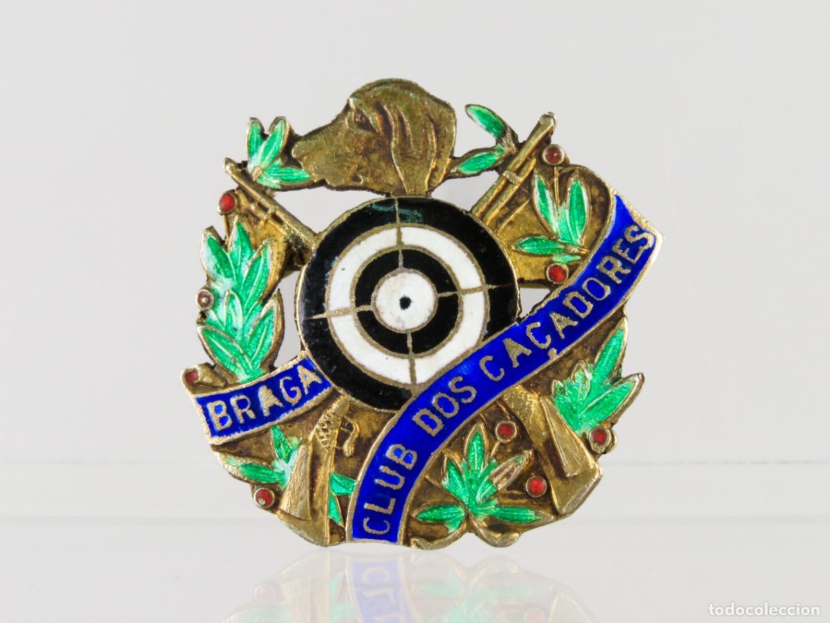 Pins de colecci&oacute;n: Alfiler solapa Club Ca&ccedil;adores Braga Portugal caza perro metal esmalte PP S XX