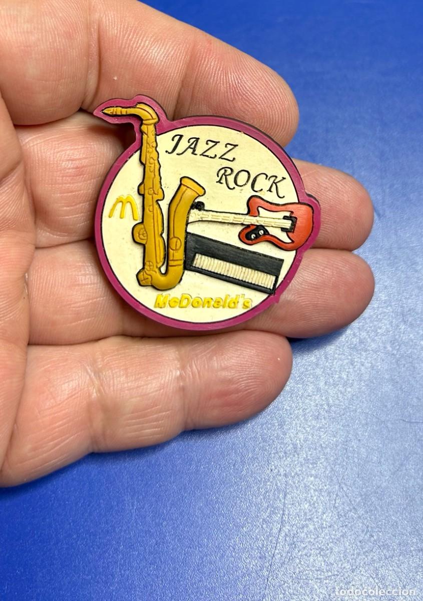 Pins de colecci&oacute;n: 4282.Antigua insignia promocional vintage de McDonald's del Jazz y el Rock