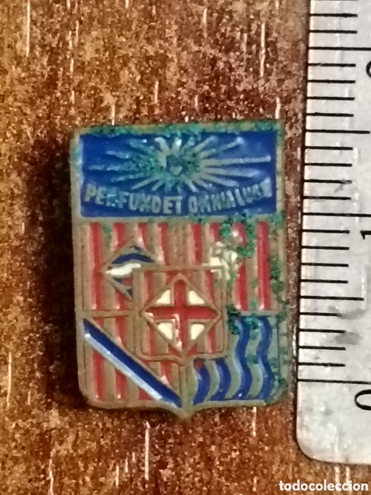 Collection pins: Insignia antigua universidad de Barcelona