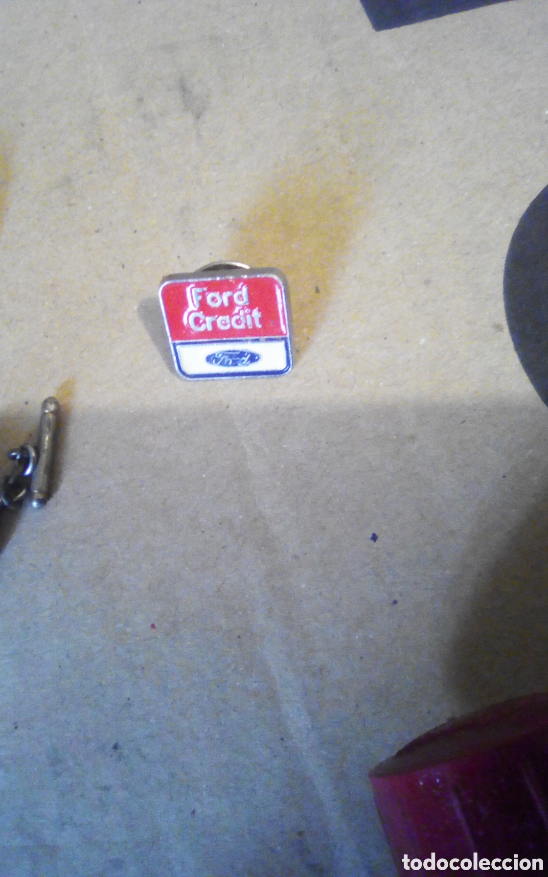 Pins de colecci&oacute;n: Pin Ford Credit. Ford. Mide 1,5 cm.