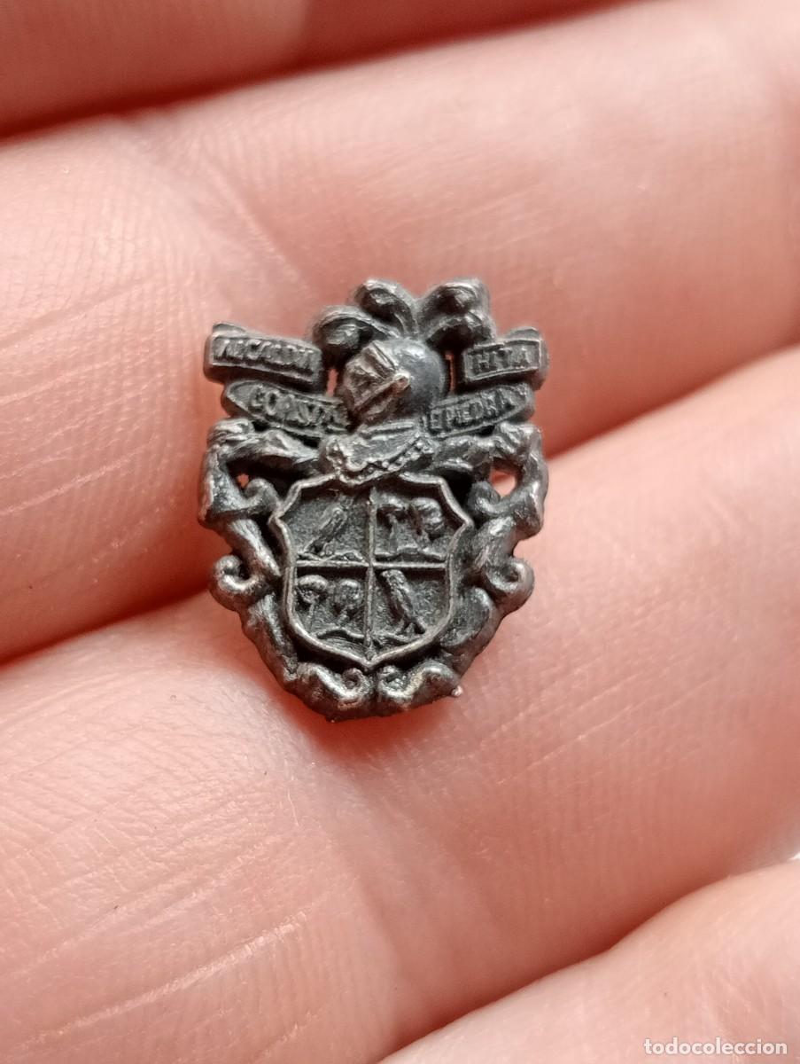 Pins de colecci&oacute;n: PINS ESCUDO HER&Aacute;LDICO SIN IDENTIFICAR IGNORO SIGNIFICADO