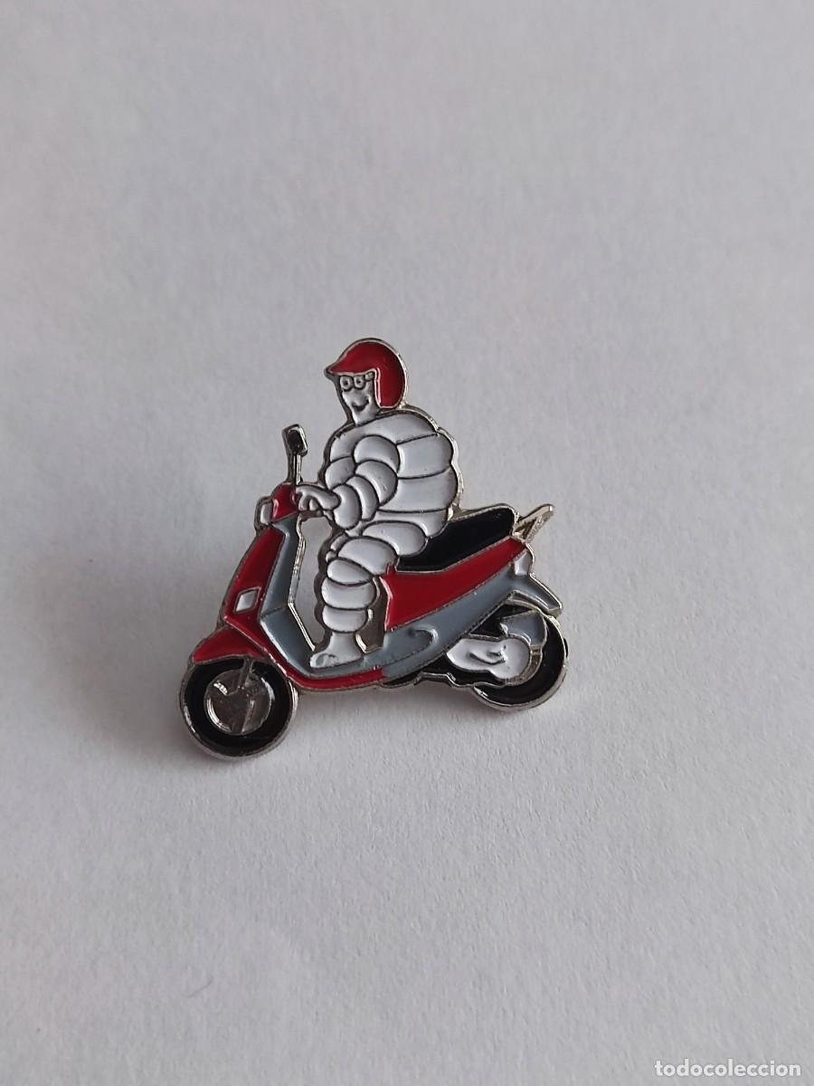 Pins de colecci&oacute;n: PIN MU&Ntilde;ECO MICHELIN EN MOTO