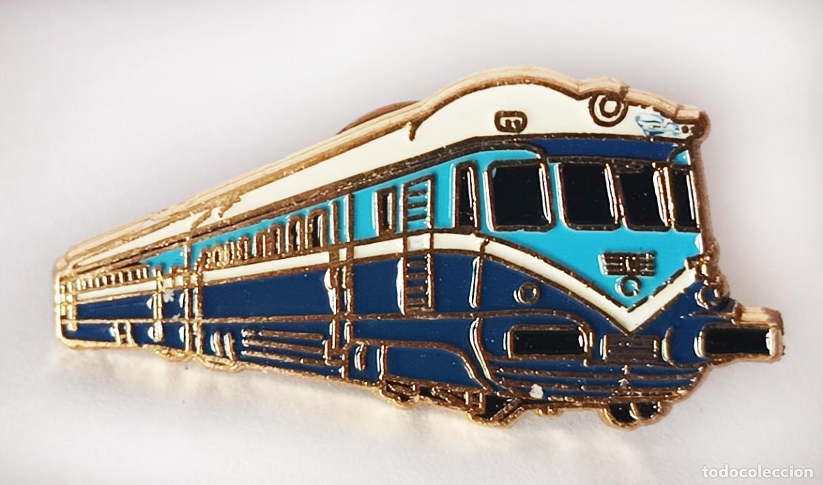 Pins de colecci&oacute;n: PIN DE SOLAPA TREN AUTOMOTOR DIESEL FIAT RENFE 3 X 2 CM BUEN ESTADO DIFICIL DE CONSEGUIR