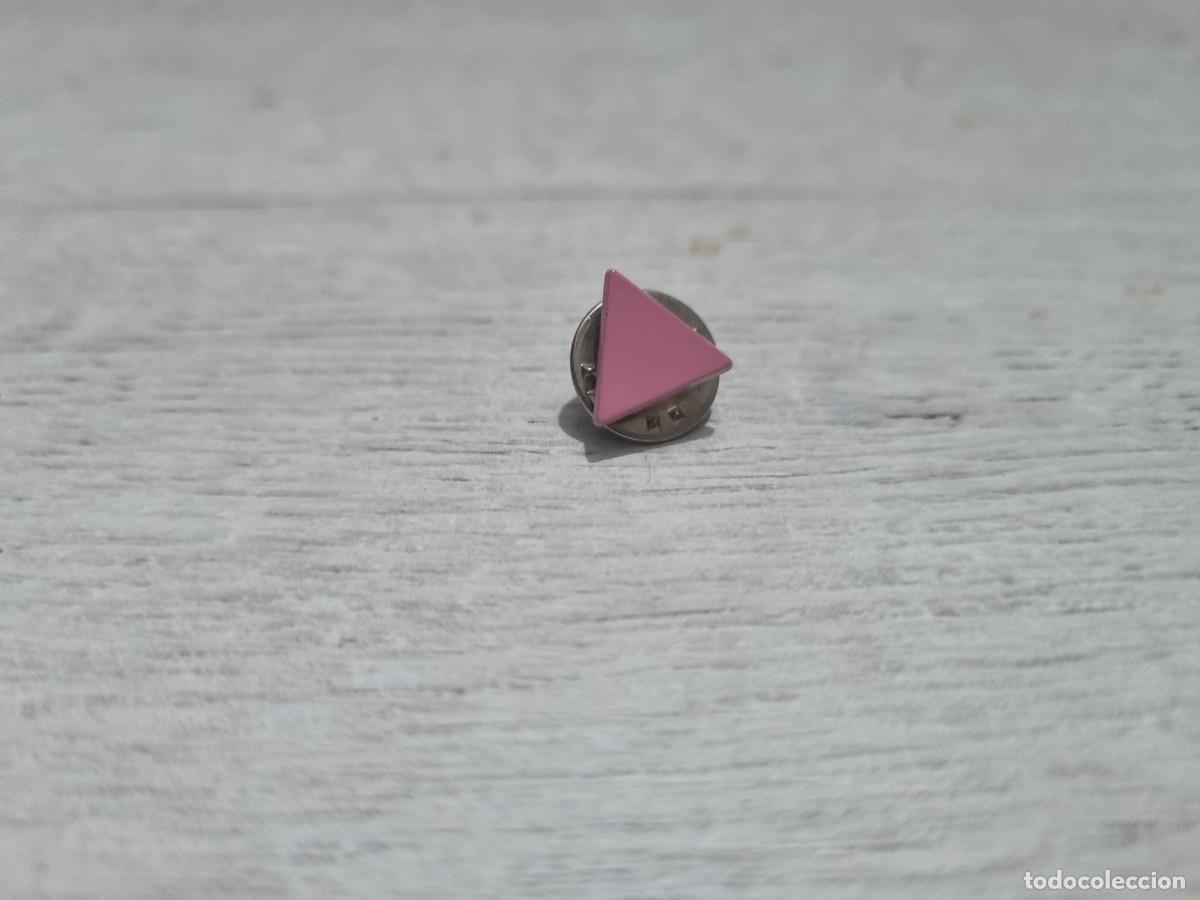Pins de colecci&oacute;n: Pin triangulo rosa apoyo al colectivo LGTBTQ