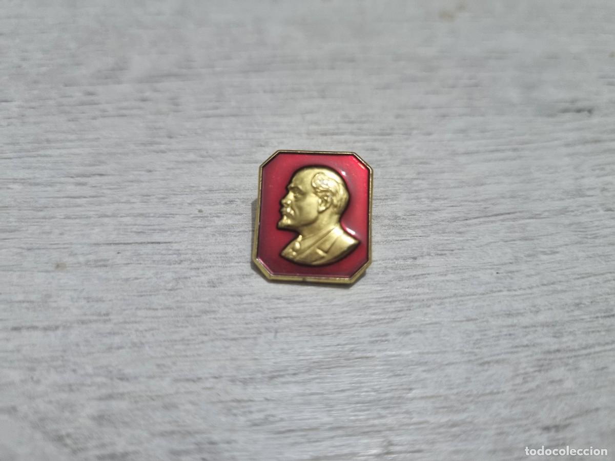 Pins de colecci&oacute;n: Peque&ntilde;a insignia sovi&eacute;tica-comunista de lenin a&ntilde;os 50