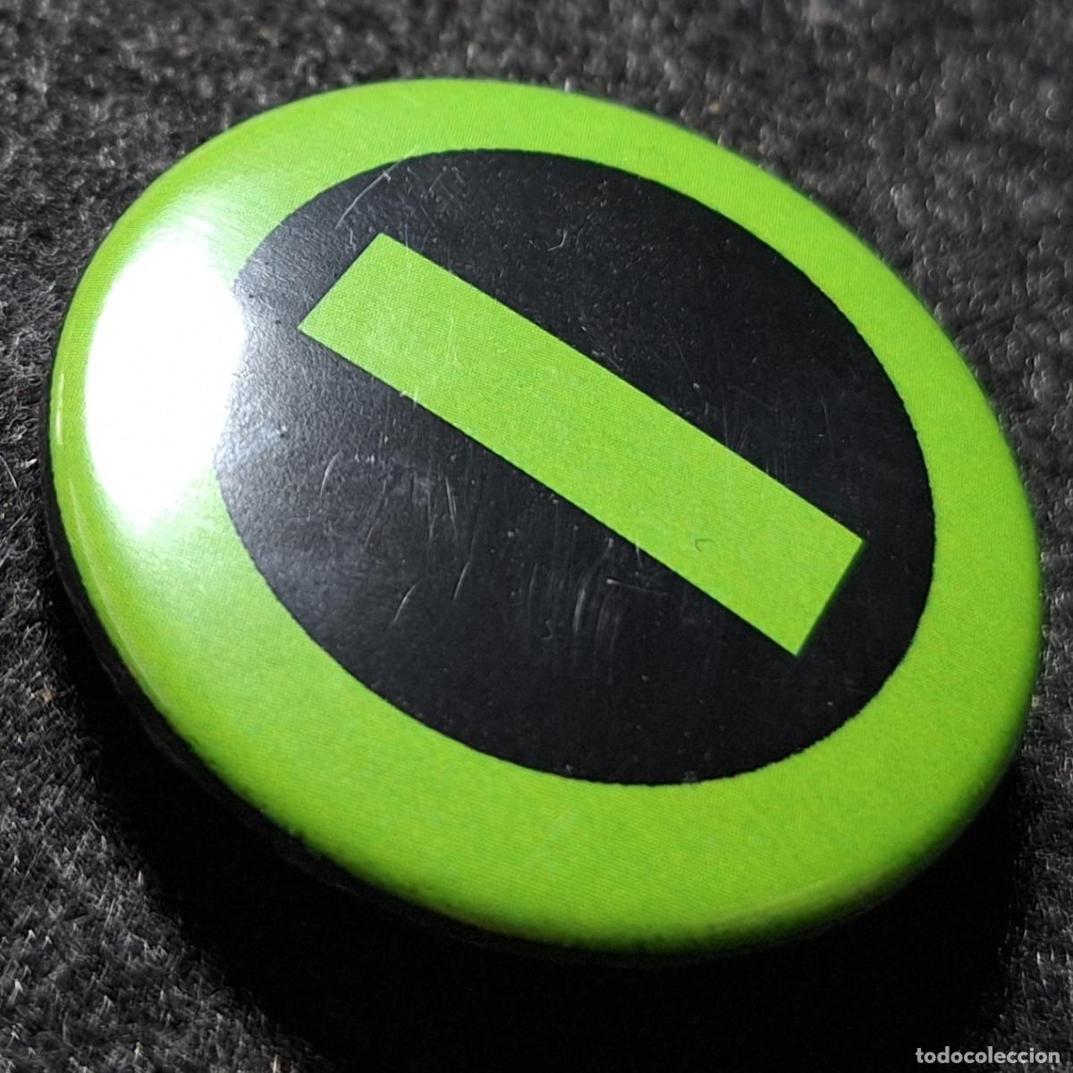 Pins de colecci&oacute;n: Lote de 9 pins variados + 1 chapa - Foto 7