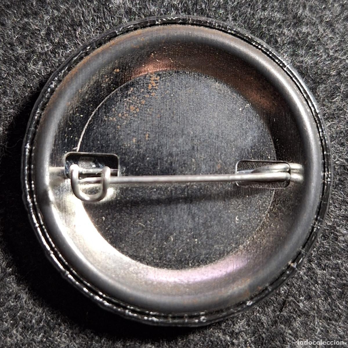 Pins de colecci&oacute;n: Lote de 9 pins variados + 1 chapa - Foto 8