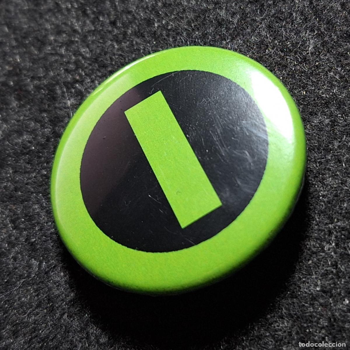 Pins de colecci&oacute;n: Lote de 9 pins variados + 1 chapa - Foto 6