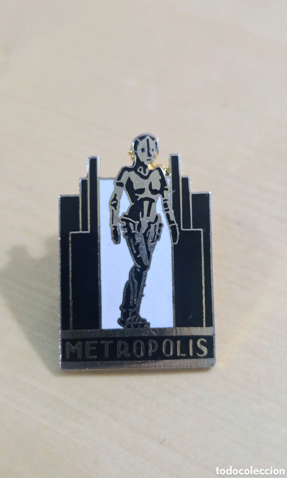 Pins de colecci&oacute;n: Pin Metropolis (Pel&iacute;cula de Fritz Lang).