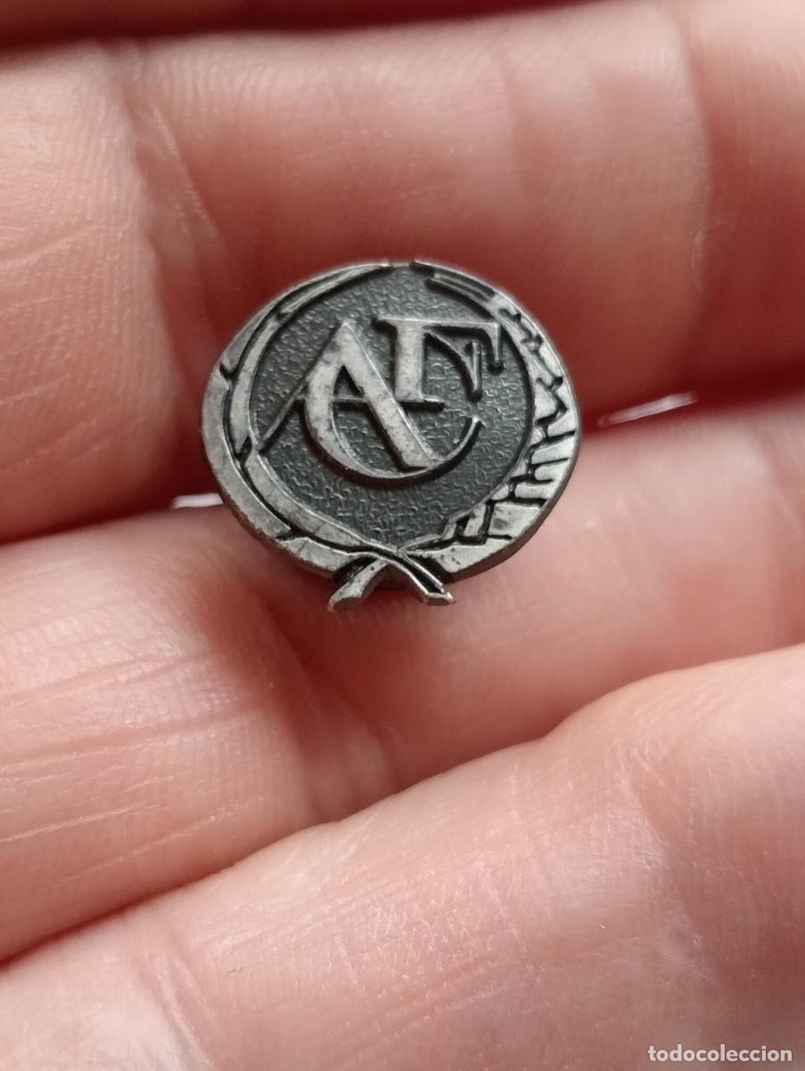 Pins de colecci&oacute;n: RARA INSIGNIA SOLAPA COLEGIO APAREJADORES Y ARQUITECTOS TECNICOS PLATA PINS SOLAPA