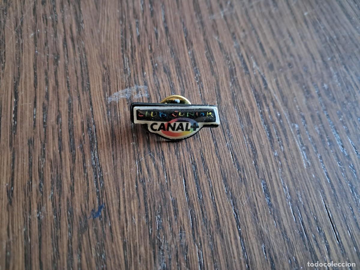 Pins de colecci&oacute;n: pin de publicidad, Canal plus, club junior.