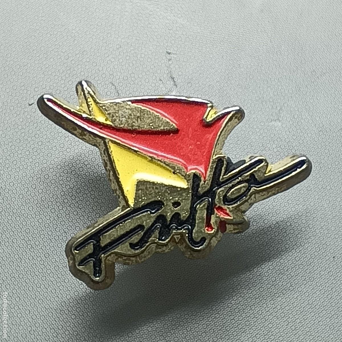 Pins de colecci&oacute;n: Pin Fritta &ndash; logotipo corporativo met&aacute;lico