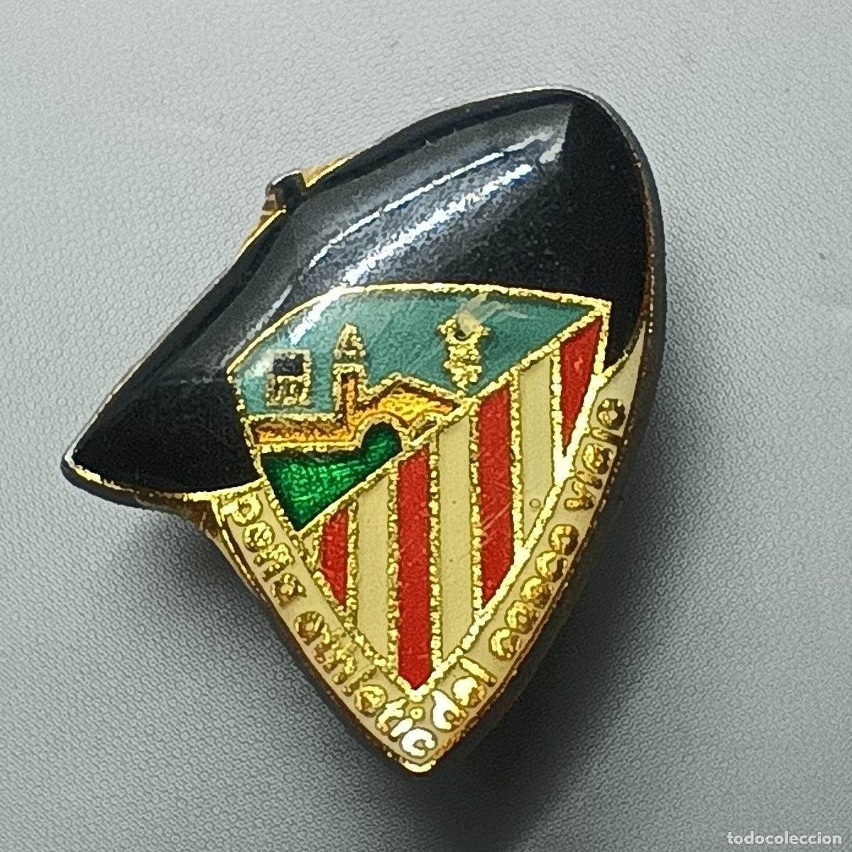 Pins de colecci&oacute;n: Pin Pe&ntilde;a Athletic del Casco Viejo &ndash; escudo met&aacute;lico esmaltado