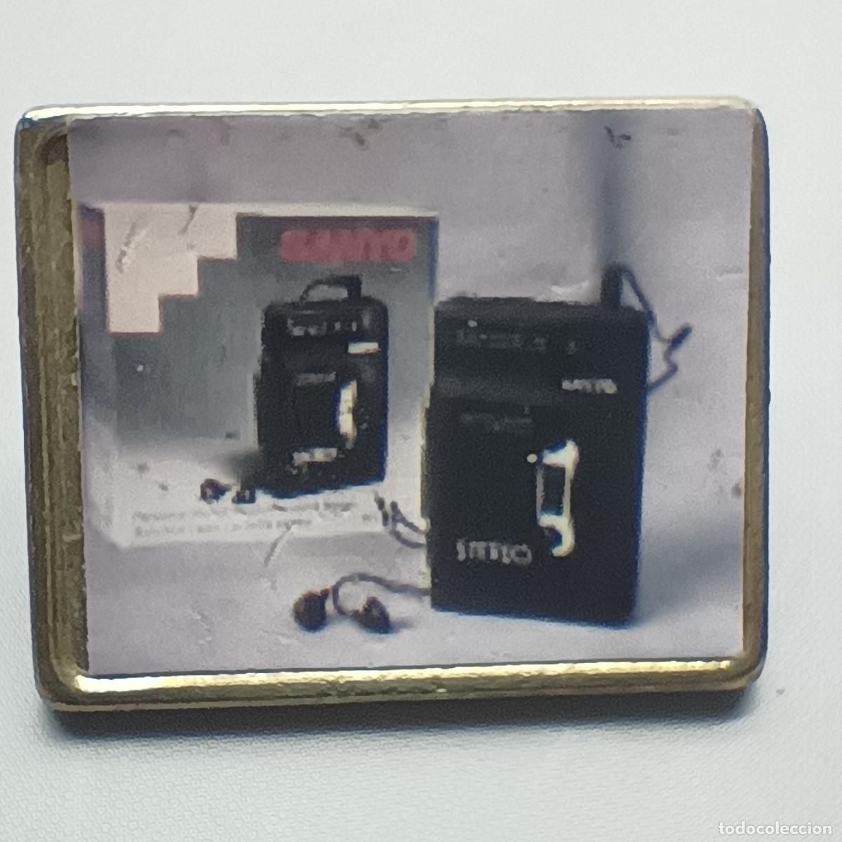 Pins de colecci&oacute;n: Pin Sanyo Stereo &ndash; walkman port&aacute;til &ndash; publicidad a&ntilde;os 80