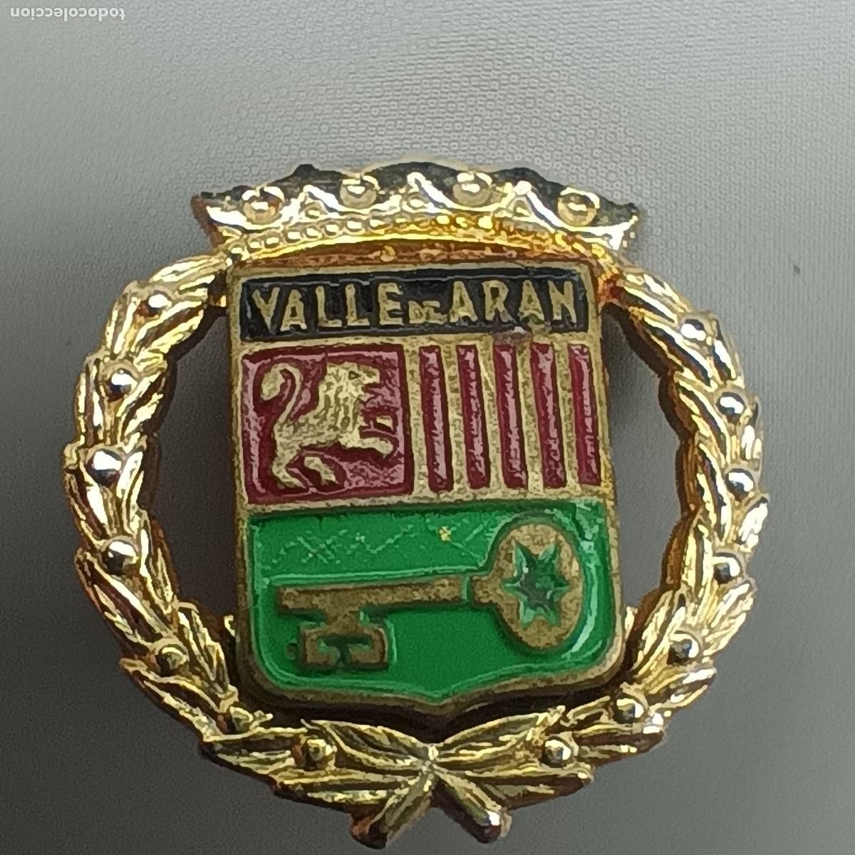 Pins de colecci&oacute;n: Pin Valle de Ar&aacute;n &ndash; escudo her&aacute;ldico &ndash; Catalu&ntilde;a Espa&ntilde;a