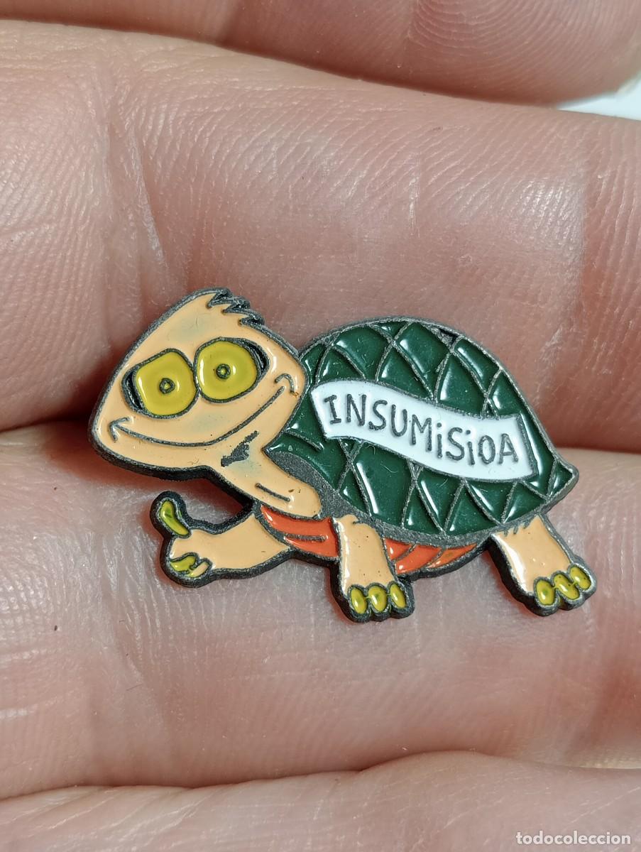 Pins de colecci&oacute;n: PINS INSUMISIOA VASCO INSUMISI&Oacute;N NO A LA MILI POL&Iacute;TICA SINDICATOS INSIGNIA REIVINDICACI&Oacute;N