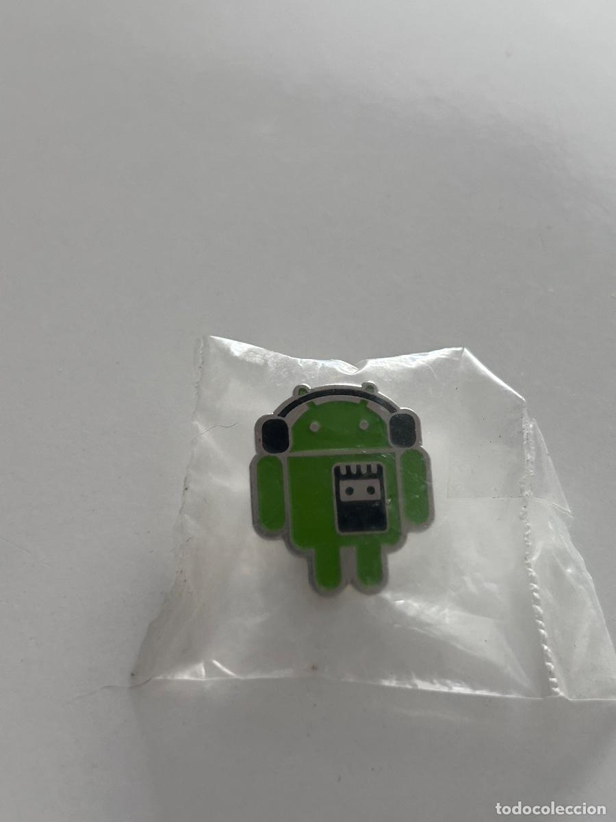 Pins de colecci&oacute;n: Pin MWC 2012 Google Android Auriculares Walkman - Precintado