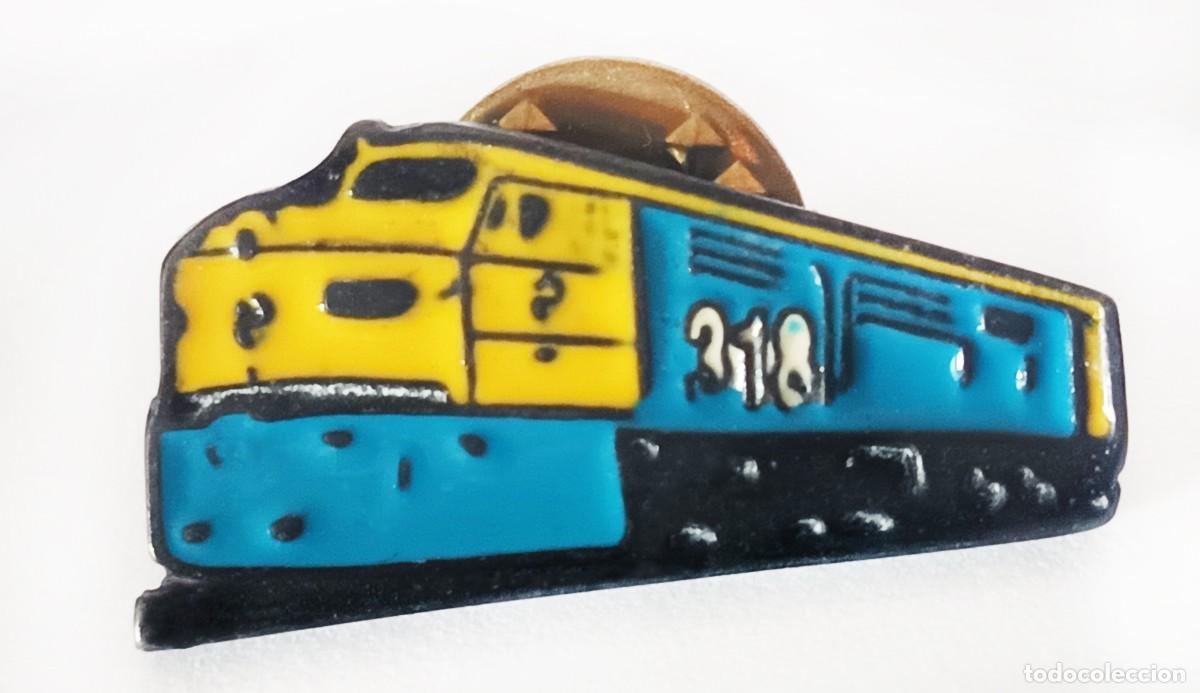 Pins e Spille di collezione: PIN METALICO SOLAPA LOCOMOTORA DIESEL SERIE 318 RENFE 2,6 X 1,4 CM