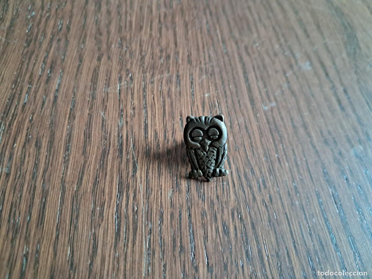 Pins de colecci&oacute;n: pin de metal, aves, buho.