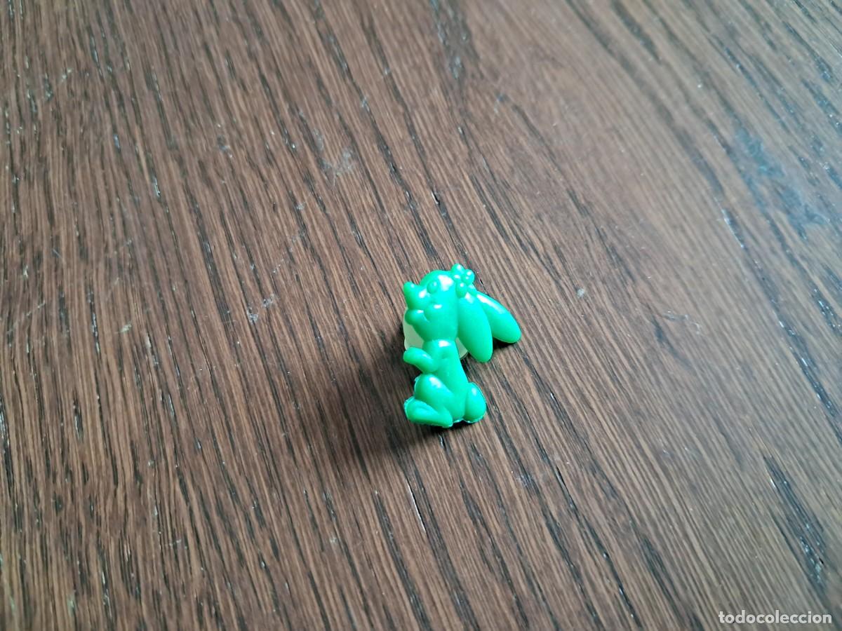 Pins de colecci&oacute;n: pin de pl&aacute;stico, conejito.