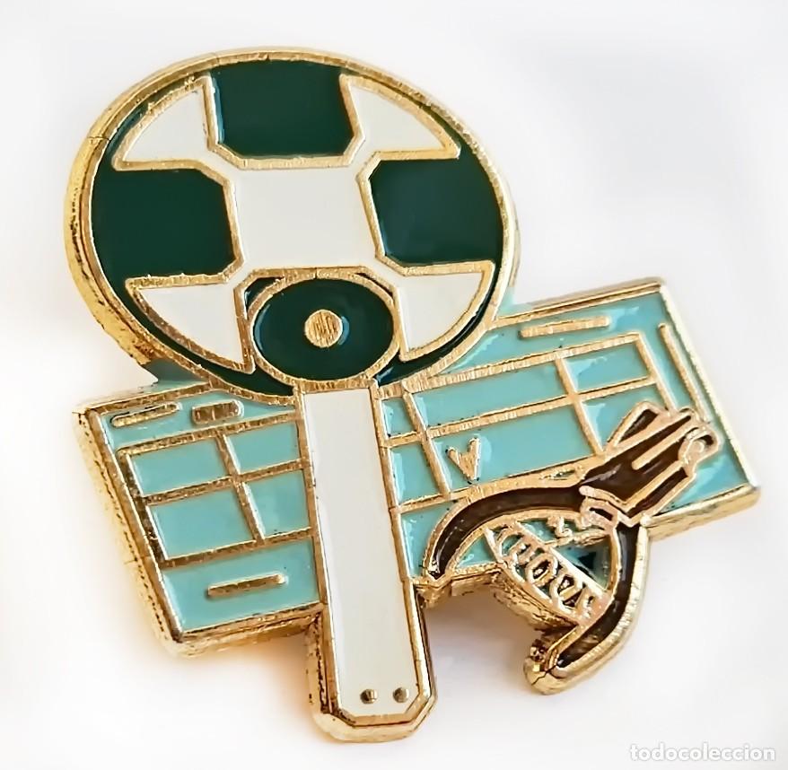 Pins de colecci&oacute;n: PIN METALICO SOLAPA CENTROS CULTURALES DEPORTIVOS Y RECREATIVOS DE RENFE 2,3 X 2 CM