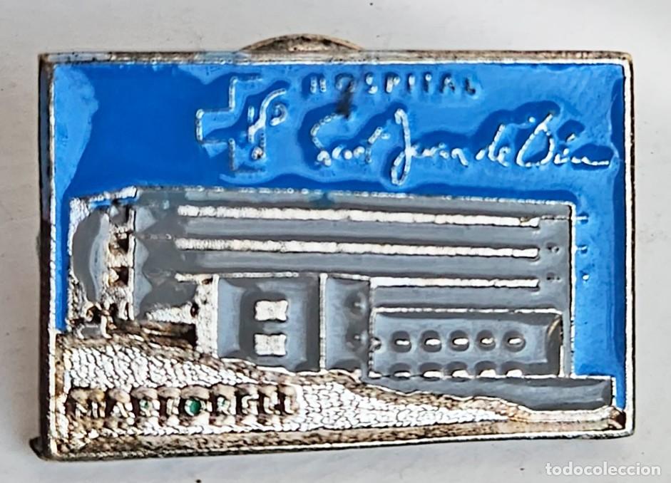 Pins de colecci&oacute;n: PIN METALICO VINTAGE DE SOLAPA HOSPITAL SANT JOAN DE DEU MARTORELL 2,5 X 1,7 CM