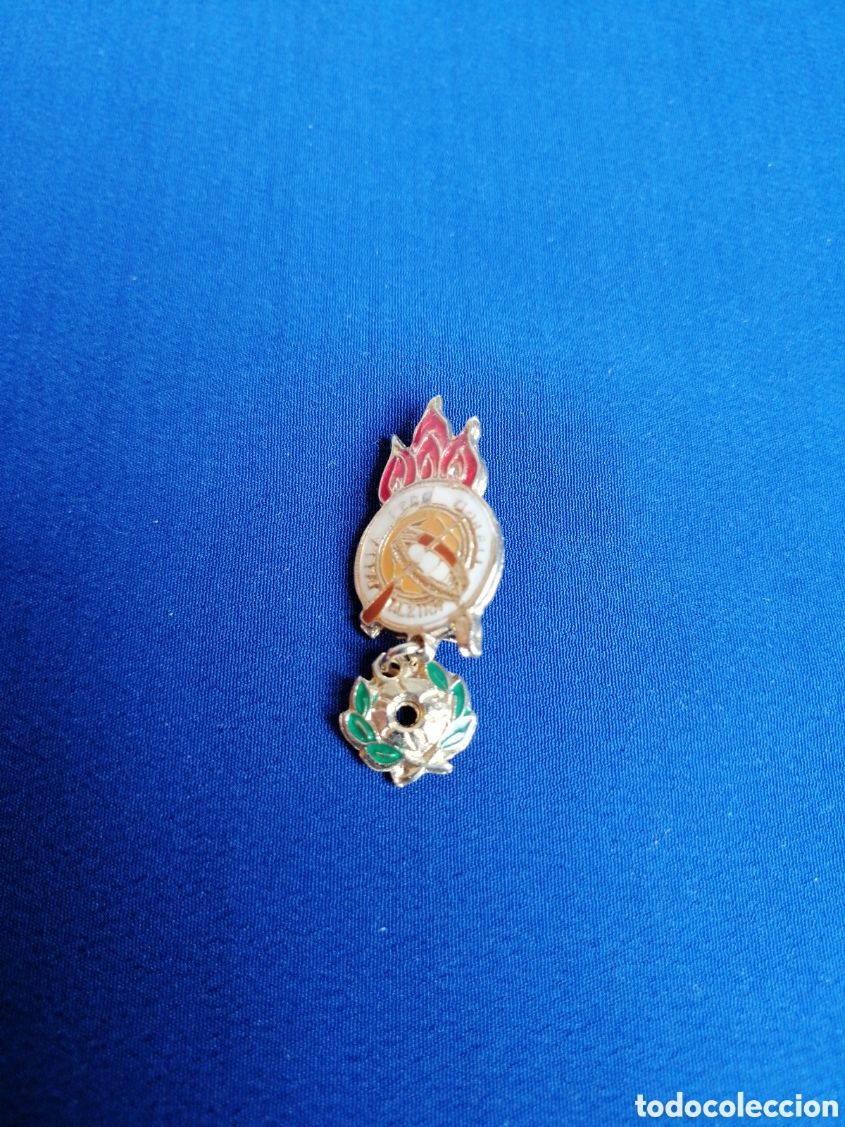 Pin's de collection: FALLA PERE MORELL (ALCIRA) VALENCIA INSIGNIA DE ALFIER