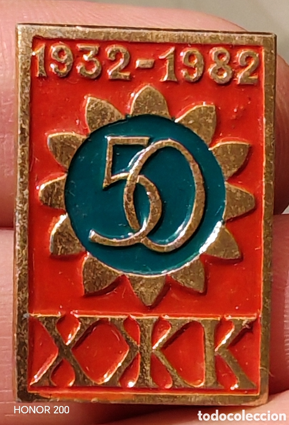 Pins de colecci&oacute;n: Insignia Broche Conmemorativo - 50 Aniversario F&aacute;brica de Grasas de Jarkov - Ukrania URSS. 1982