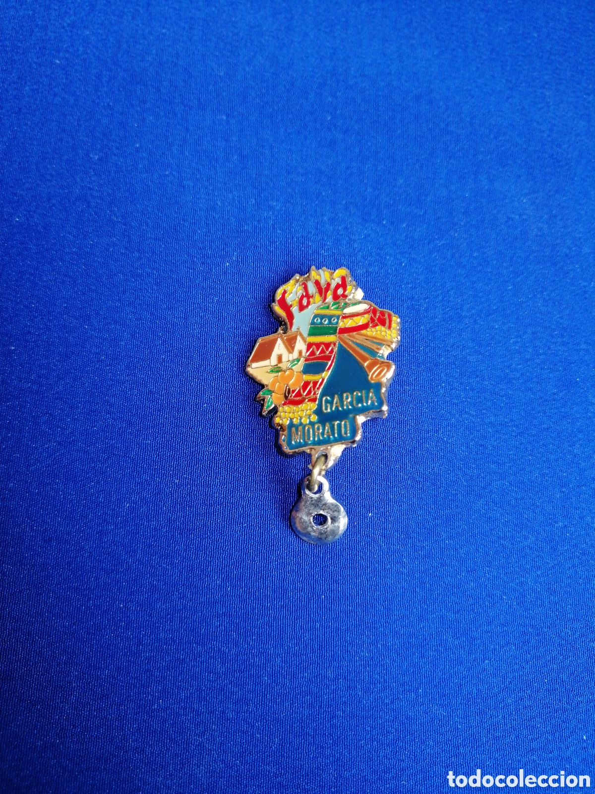 Sammlung von Pins: FALLA SENECA - YECLA GARC&Iacute;A MORATO N&Uacute;MERO DE COMISION 97 INSIGNIA DE ALFILER