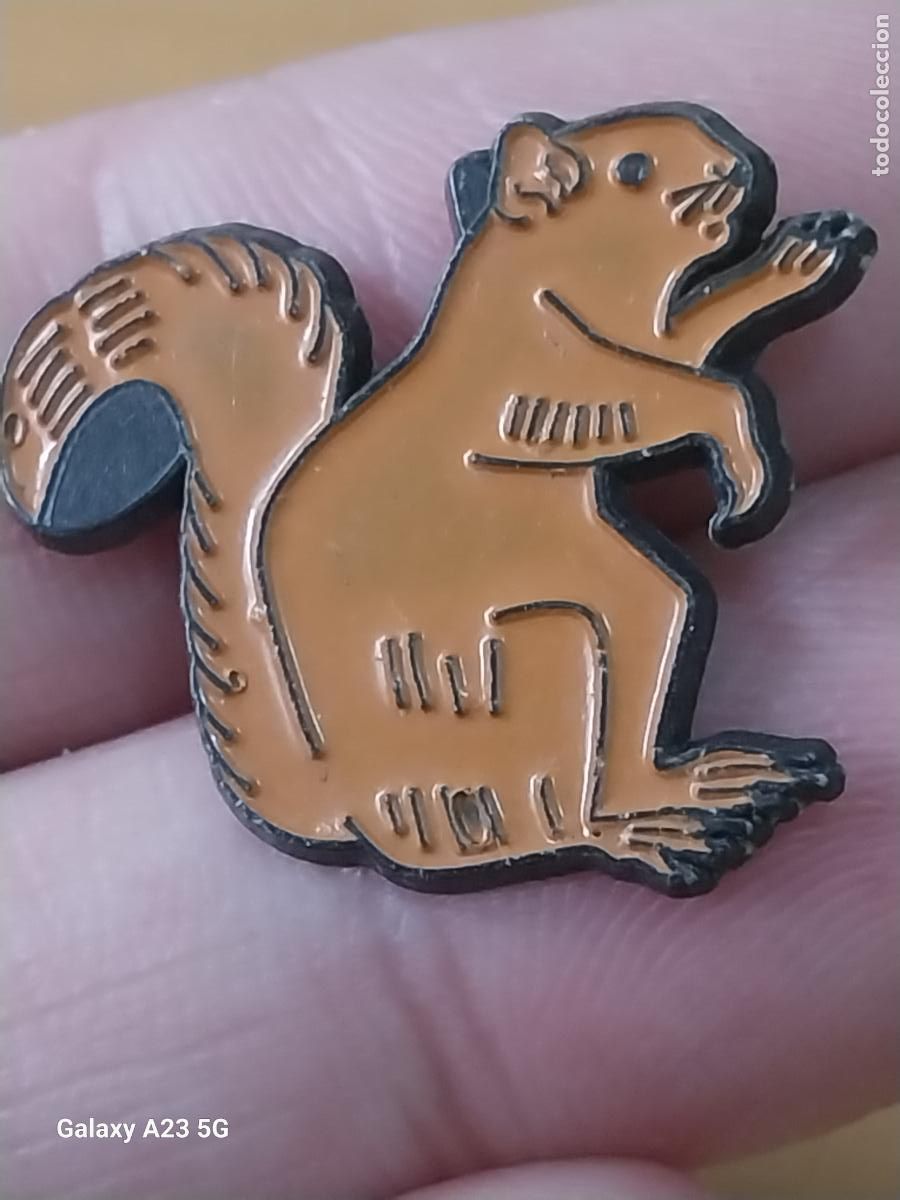Pins de colecci&oacute;n: ARDILLA PIN PINCHO PINTURA LACADA 2.15CMS ALTO VINTAGE