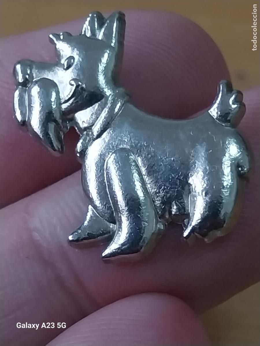 Pins de colecci&oacute;n: PERRO TERRIER METAL CROMADO 2.35CMS ALTO VINTAGE