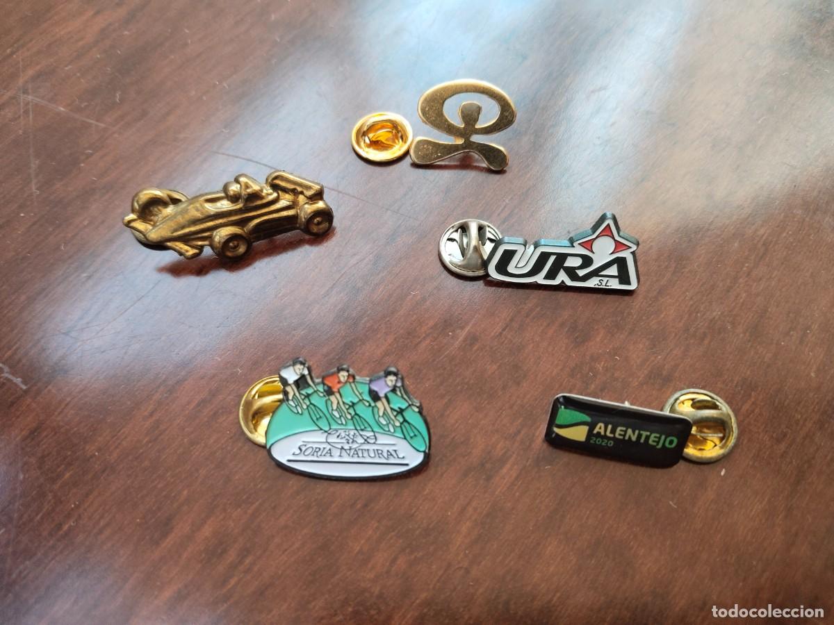 Collection pins: 5 pins con sus broches. Ver.