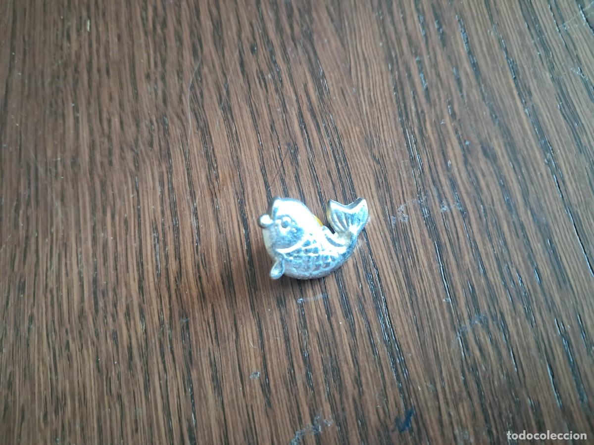 Pins de colecci&oacute;n: pin de metal, pescado, pez.