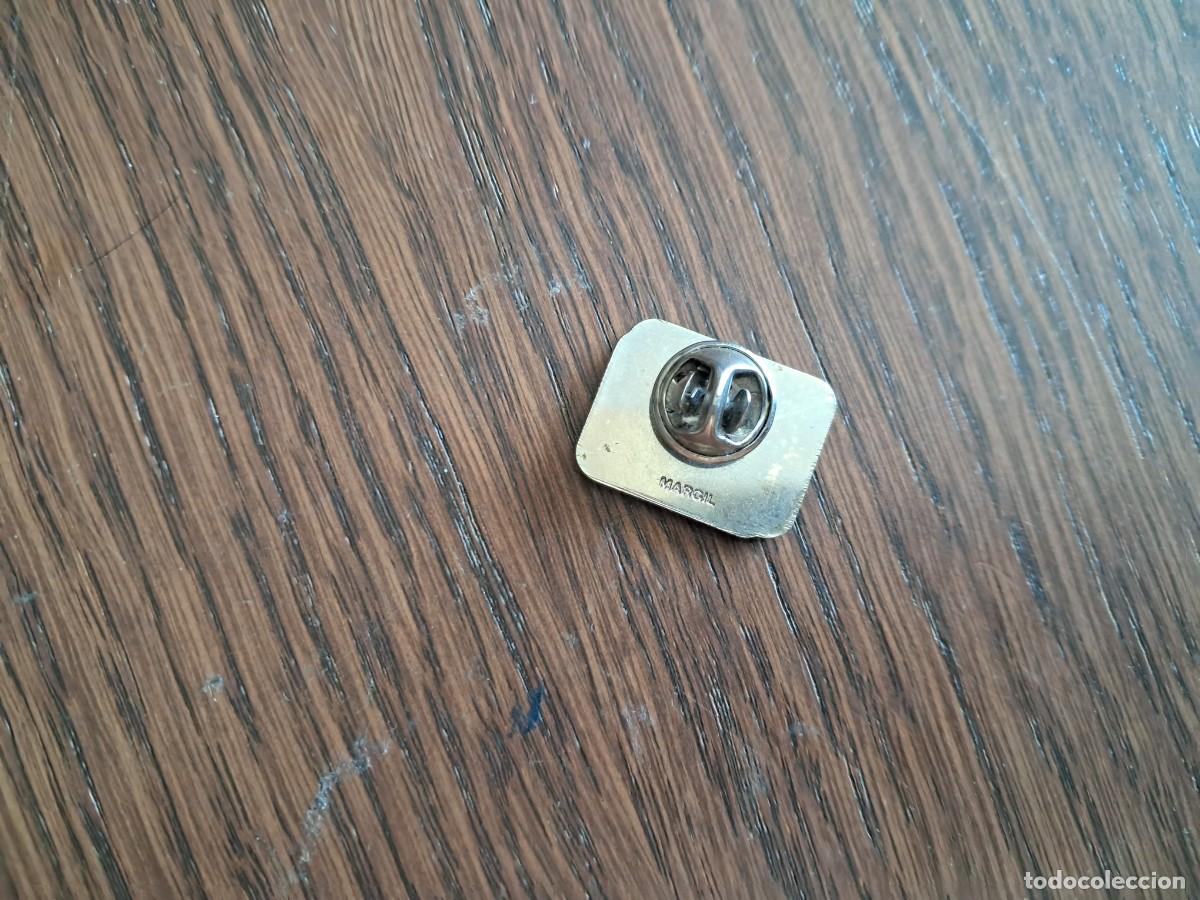 Pins de colecci&oacute;n: pin de metal, score 2000. - Foto 2